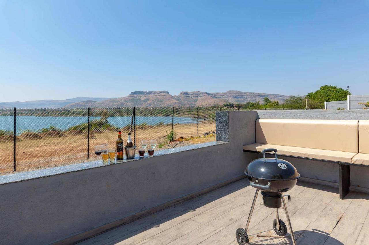 Stayvista'S Bellisimo Panorama - Lakeside Oasis With Infinity Pool, Modern Interiors, Open-To-Sky Bathtub, And Lush Green Lawn ナーシク エクステリア 写真